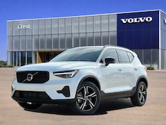 2026 Volvo XC40 B5 Core SUV