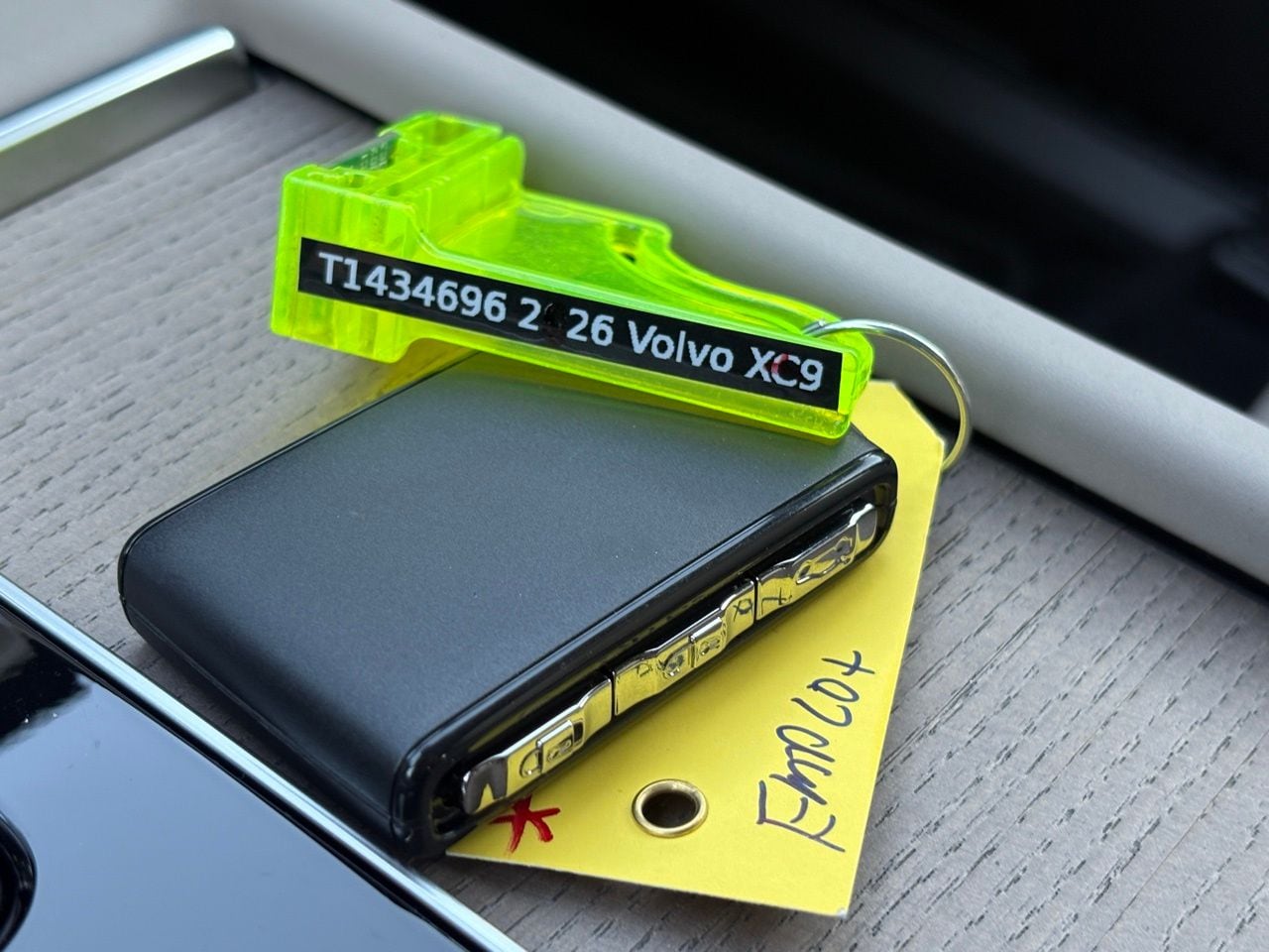 2026 Volvo XC90 Plus - Photo 25