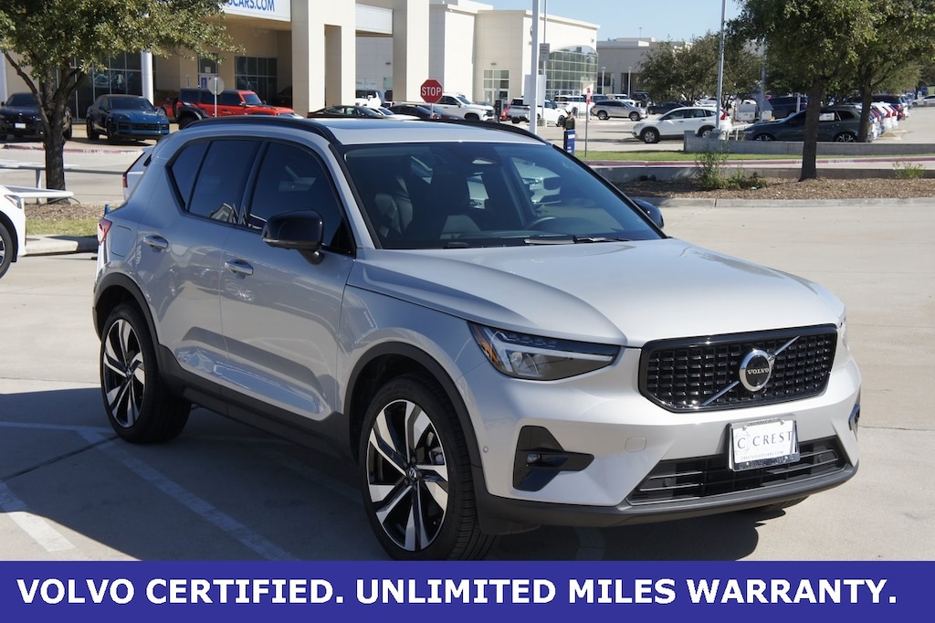 Certified 2025 Volvo XC40 B5 Plus Dark Theme SUV