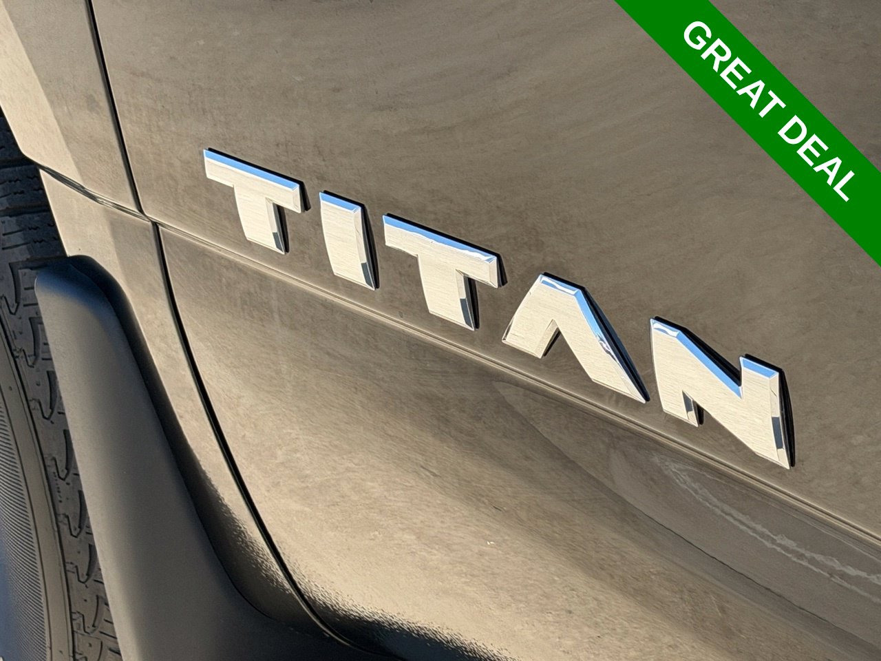 2024 Nissan Titan SV - Photo 11