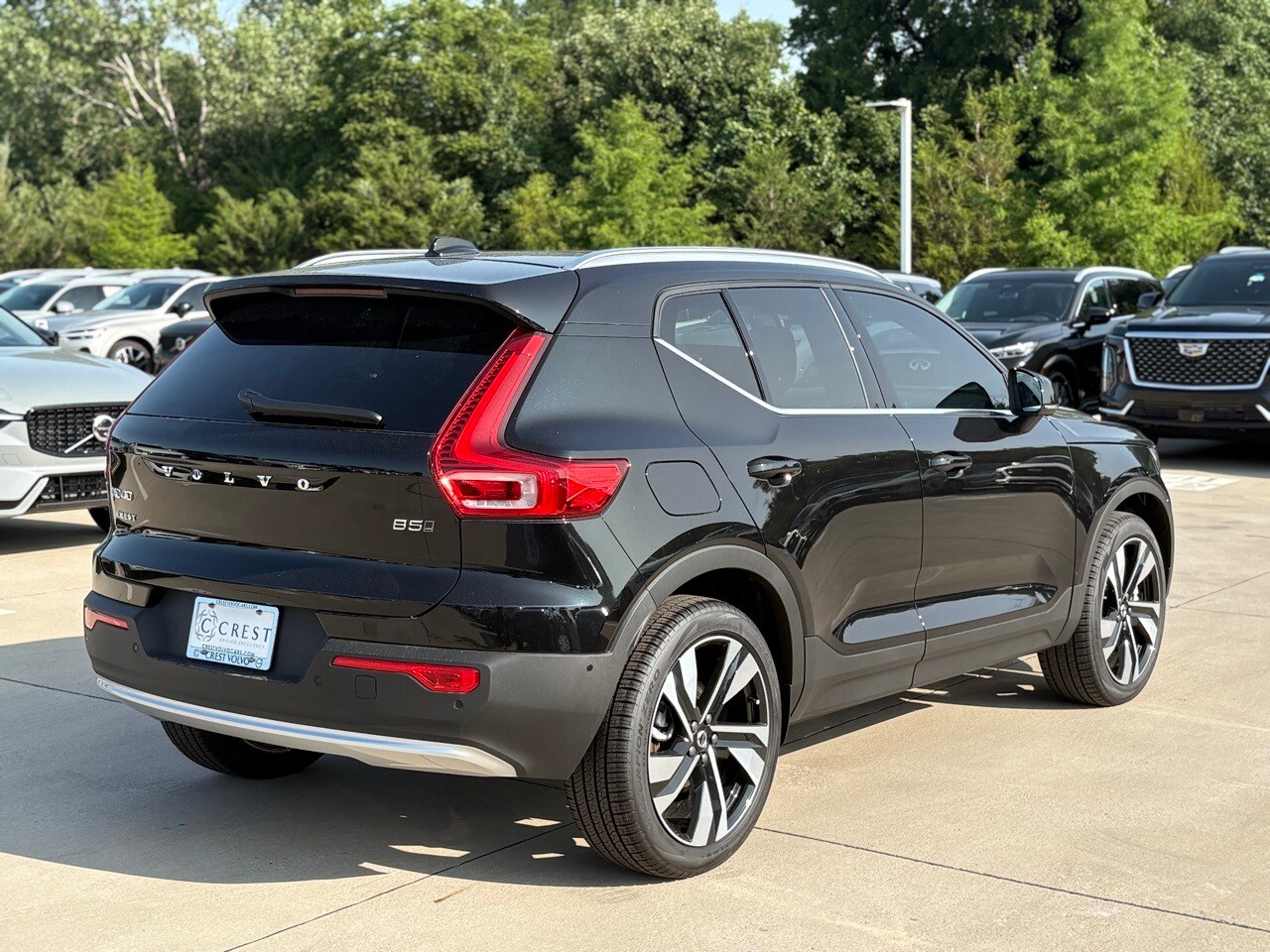 2025 Volvo XC40 photo 4