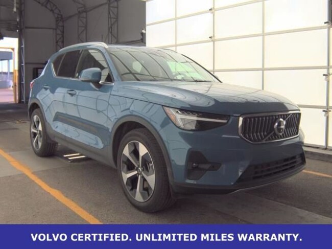2025 Volvo XC40 B5 Plus Bright Theme SUV