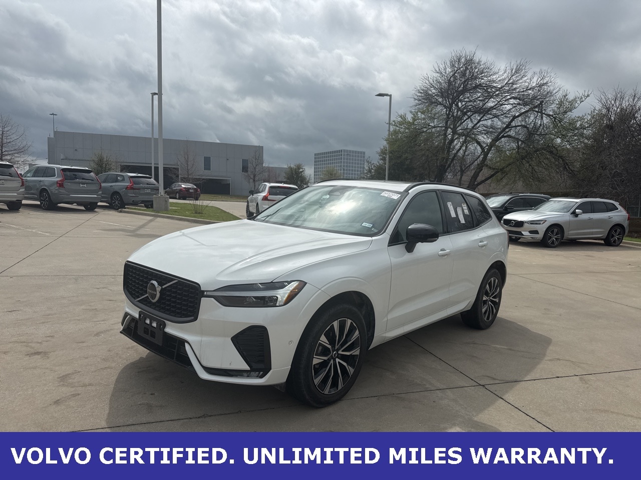 2025 Volvo XC60 B5 Plus Dark Theme AWD