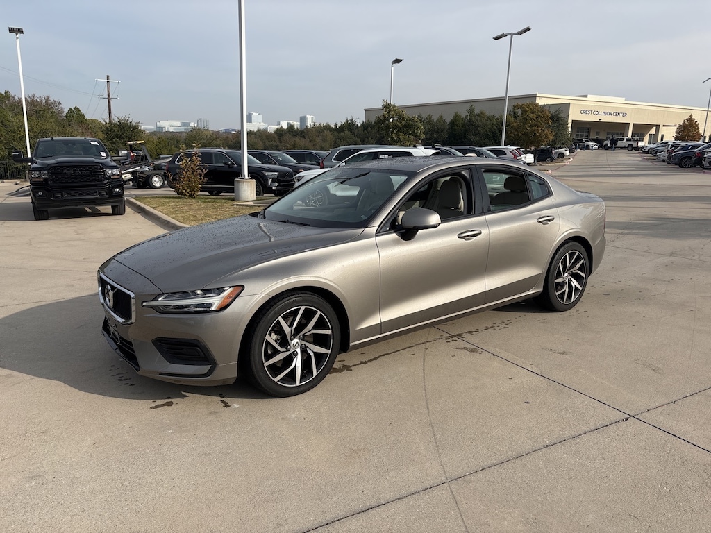 Used 2020 Volvo S60 T5 Momentum Sedan