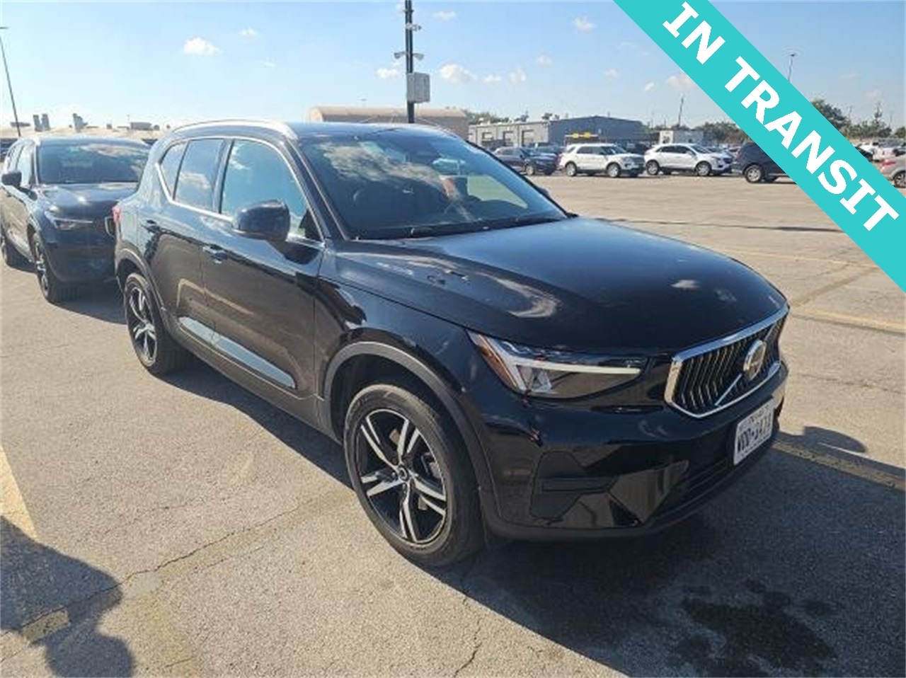 2025 Volvo XC40 Core's photo