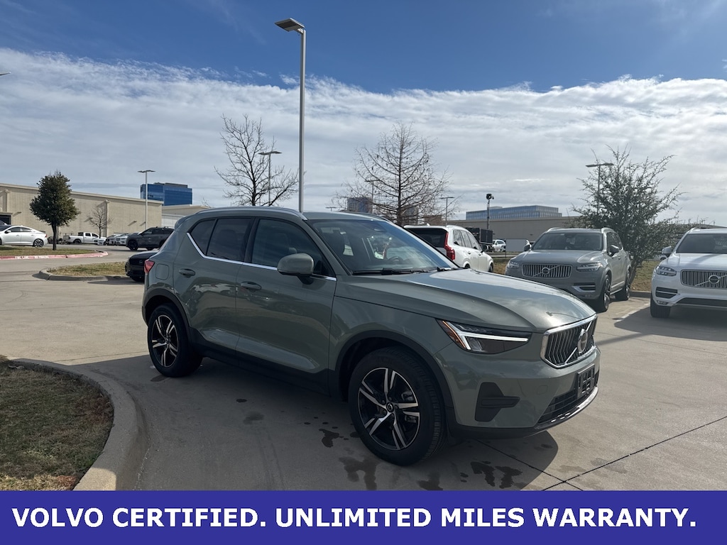 Certified 2025 Volvo XC40 B5 AWD SUV