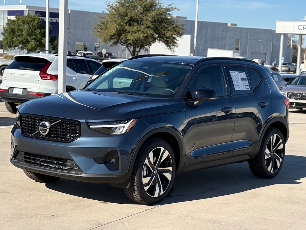 New 2026 Volvo XC40 B4 Plus SUV