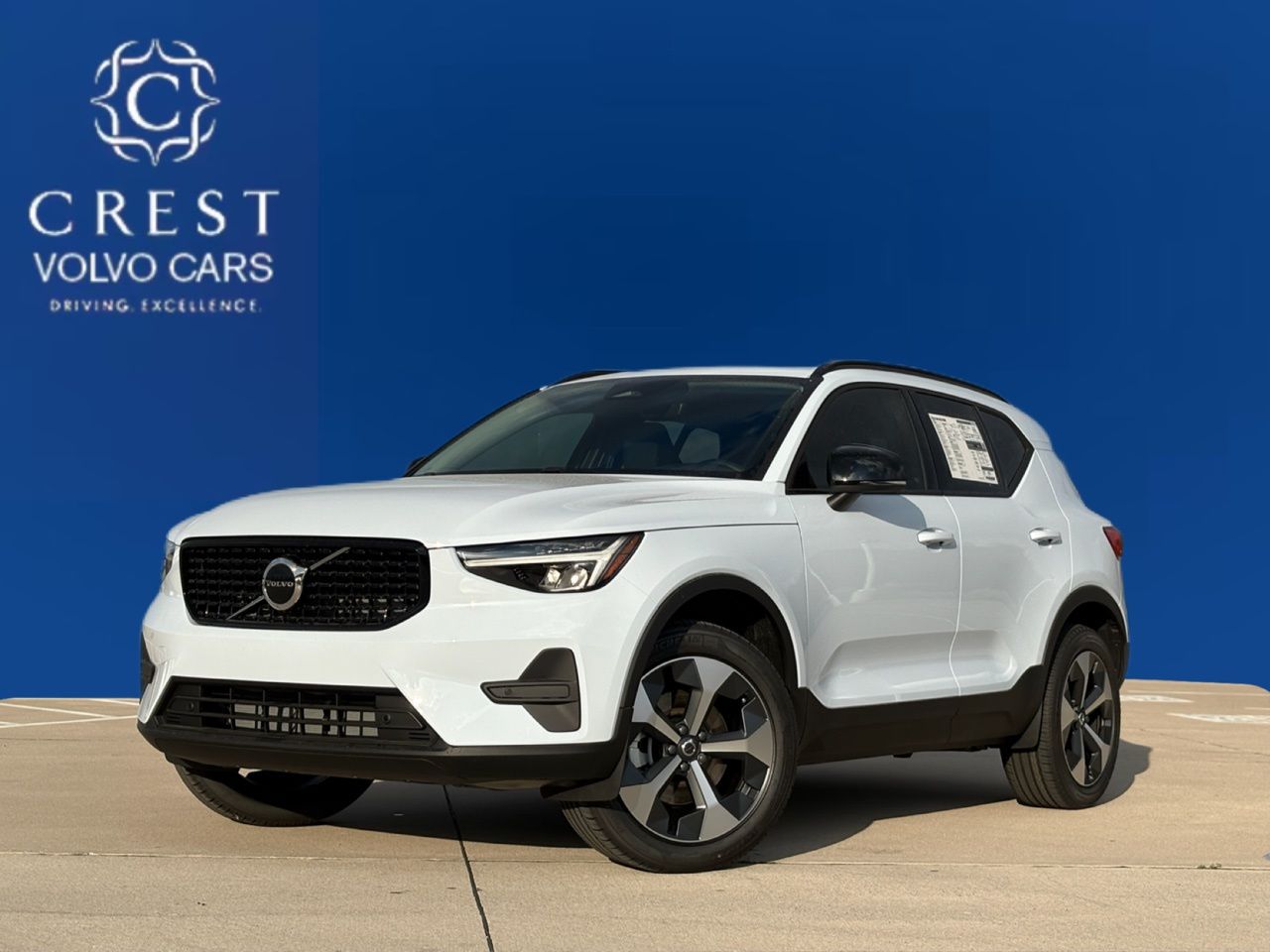 2026 Volvo XC40 B5 Core Dark AWD's photo
