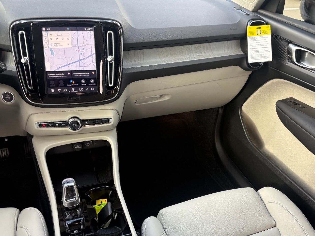2026 Volvo XC40 Plus - Photo 11