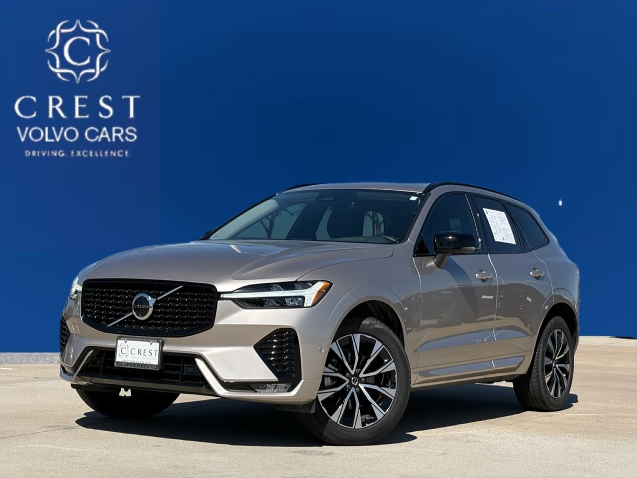 2025 Volvo XC60 B5 Plus Dark Theme AWD