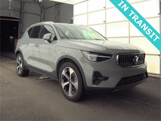 2025 Volvo XC40 B5 Plus Bright Theme SUV