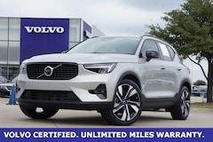 2025 Volvo XC40