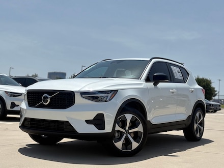 2026 Volvo XC40 B4 Core FWD SUV