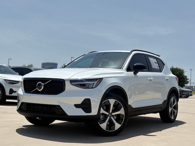 2026 Volvo XC40 B4 Core SUV