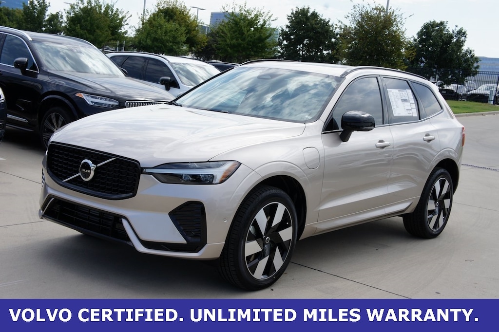 New 2025 Volvo XC60 plug-in hybrid T8 Plus SUV