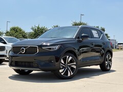 2025 Volvo XC40