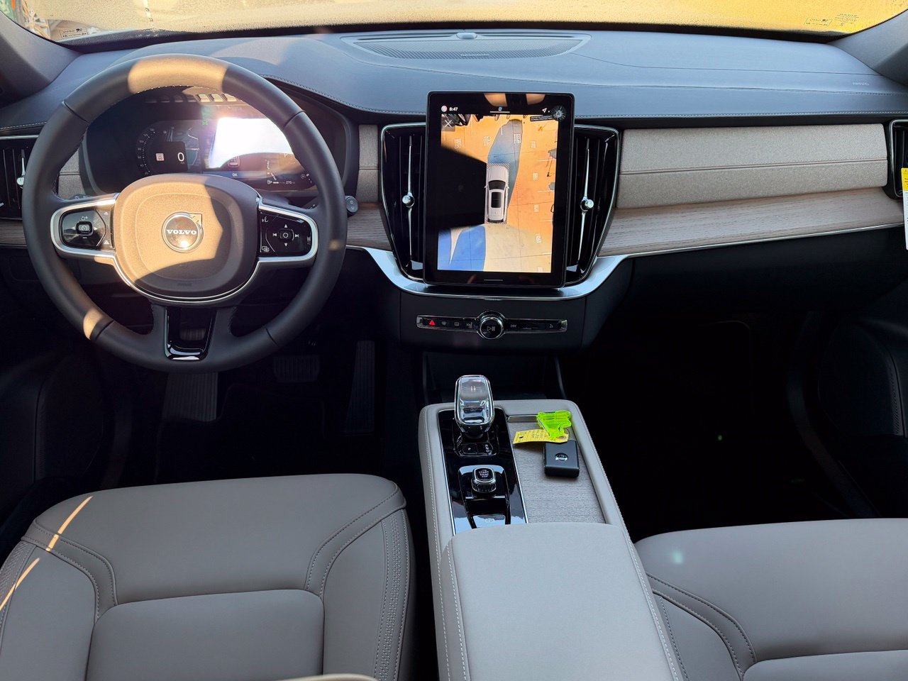 2026 Volvo XC90 Plus - Photo 10
