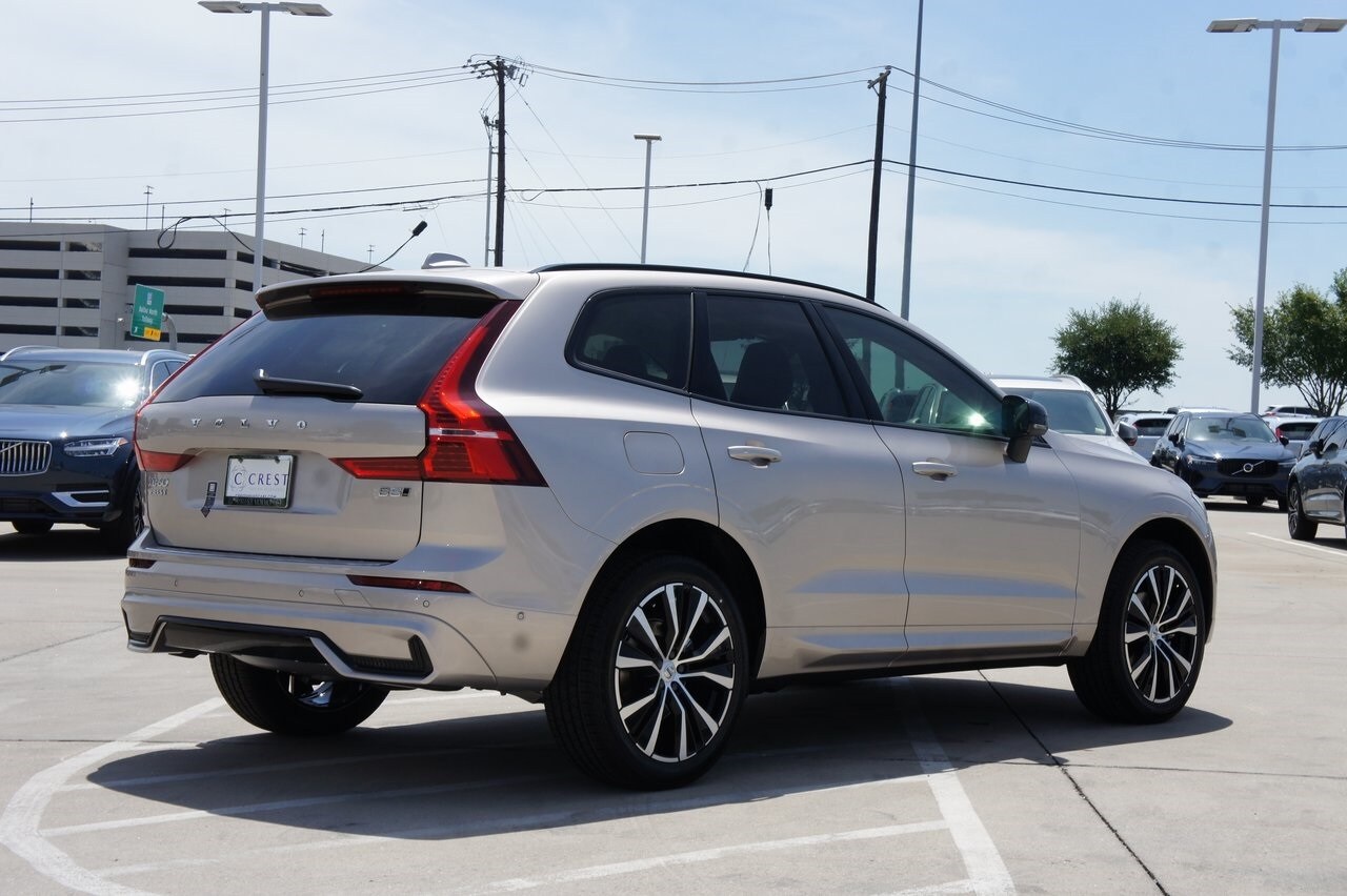 2025 Volvo XC60 B5 Plus photo 4