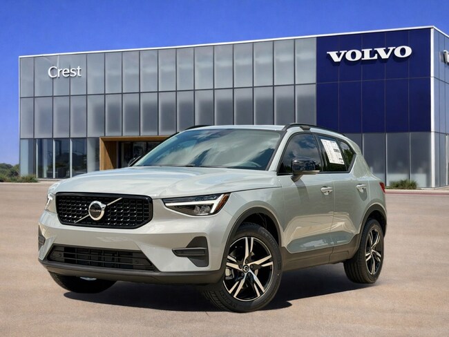 2026 Volvo XC40 B4 Core SUV