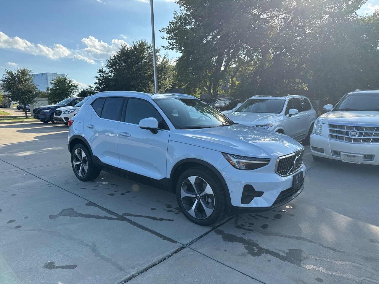 2025 Volvo XC40 Plus photo 3