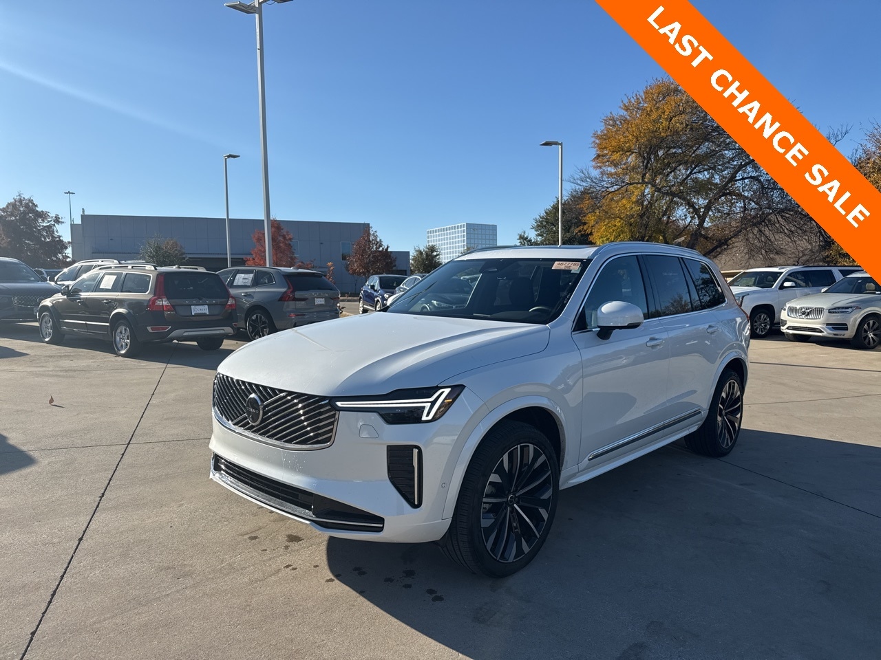 2025 Volvo XC90 Plus's photo