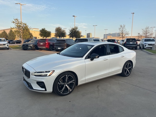 2025 Volvo S60 B5 Plus Sedan