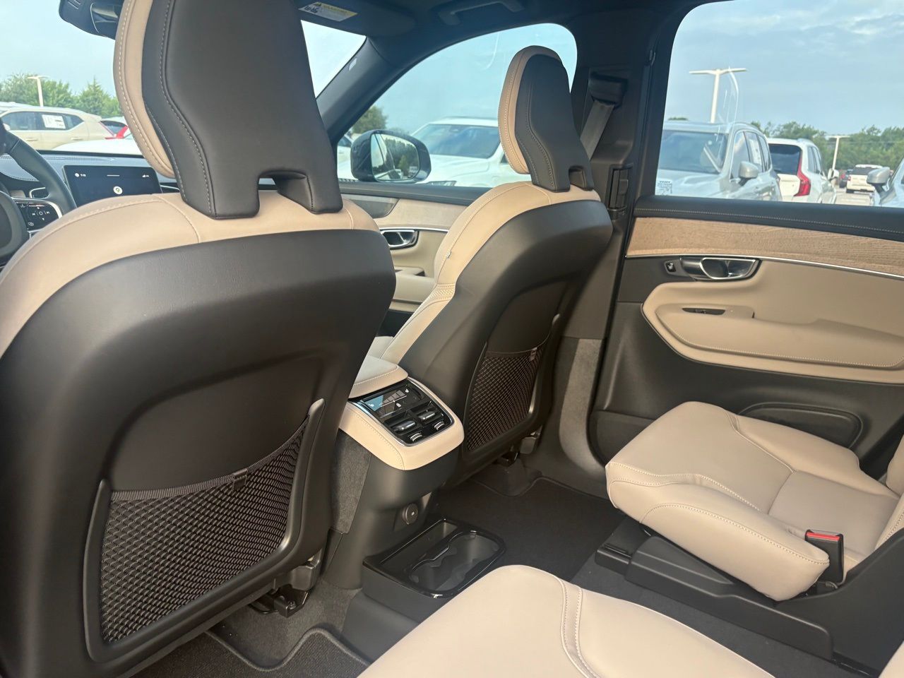 2026 Volvo XC90 Plus - Photo 22