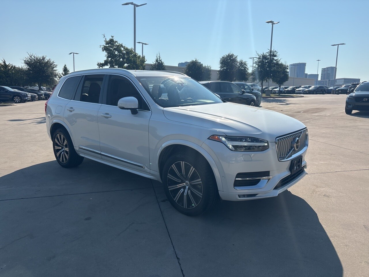 2023 Volvo XC90 Plus photo 2