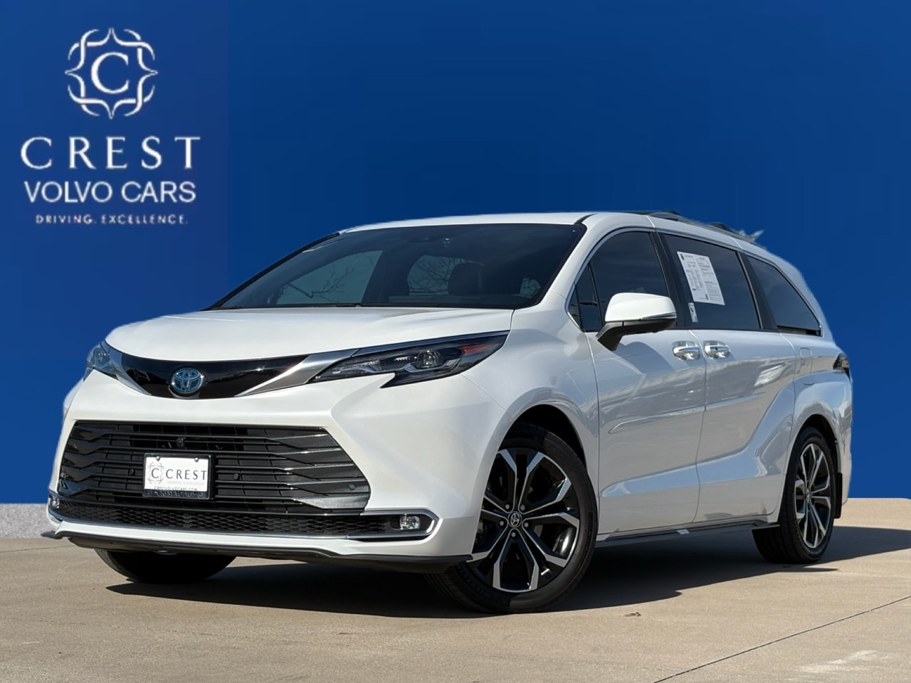 2017 Toyota Sienna XLE's photo