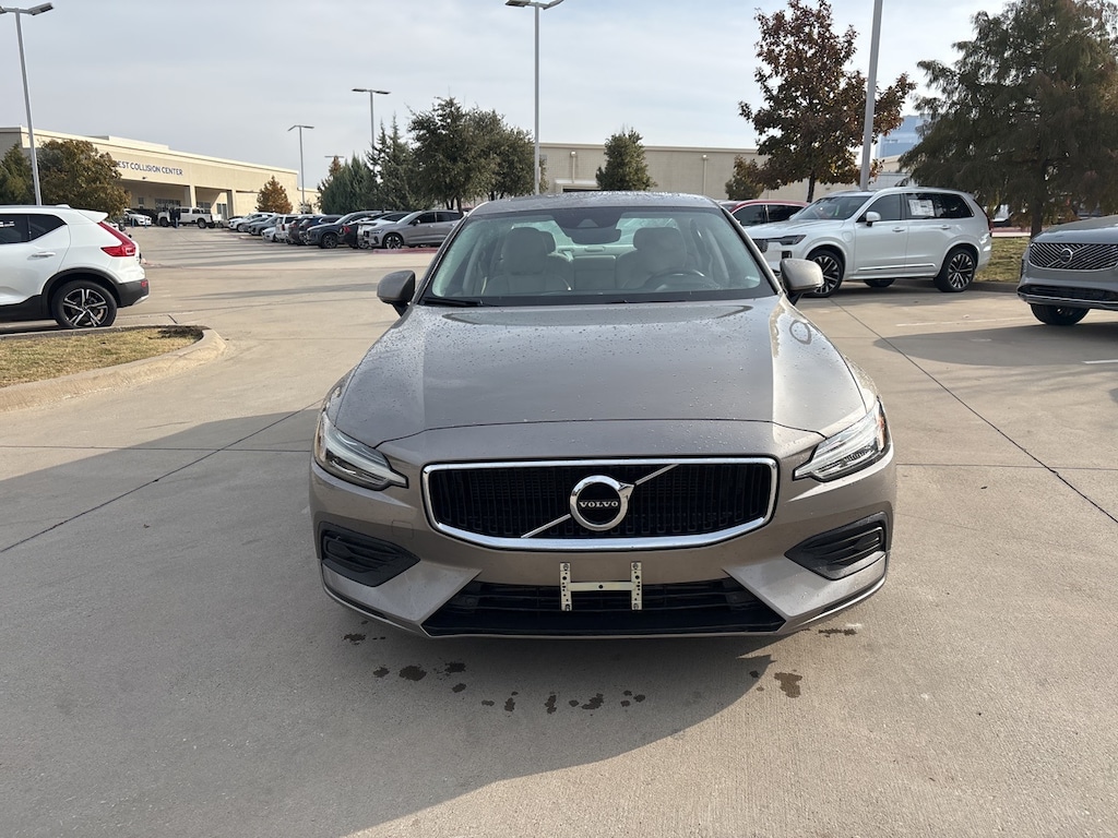 Used 2020 Volvo S60 T5 Momentum Sedan
