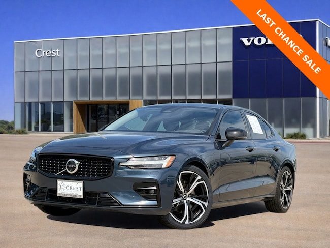 2024 Volvo S60 B5 Plus Dark Theme's photo