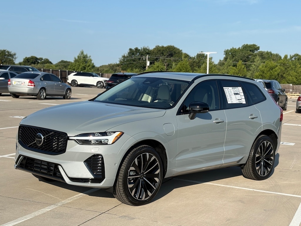 New 2026 Volvo XC60 plug-in hybrid T8 Ultra SUV