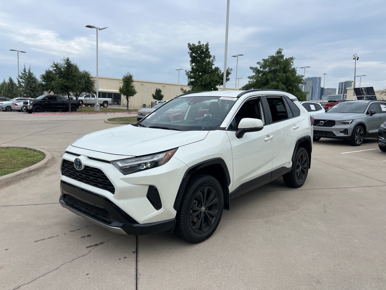 Used 2022 Toyota RAV4 SE with VIN 4T3T6RFV1NU073352 for sale in Frisco, TX