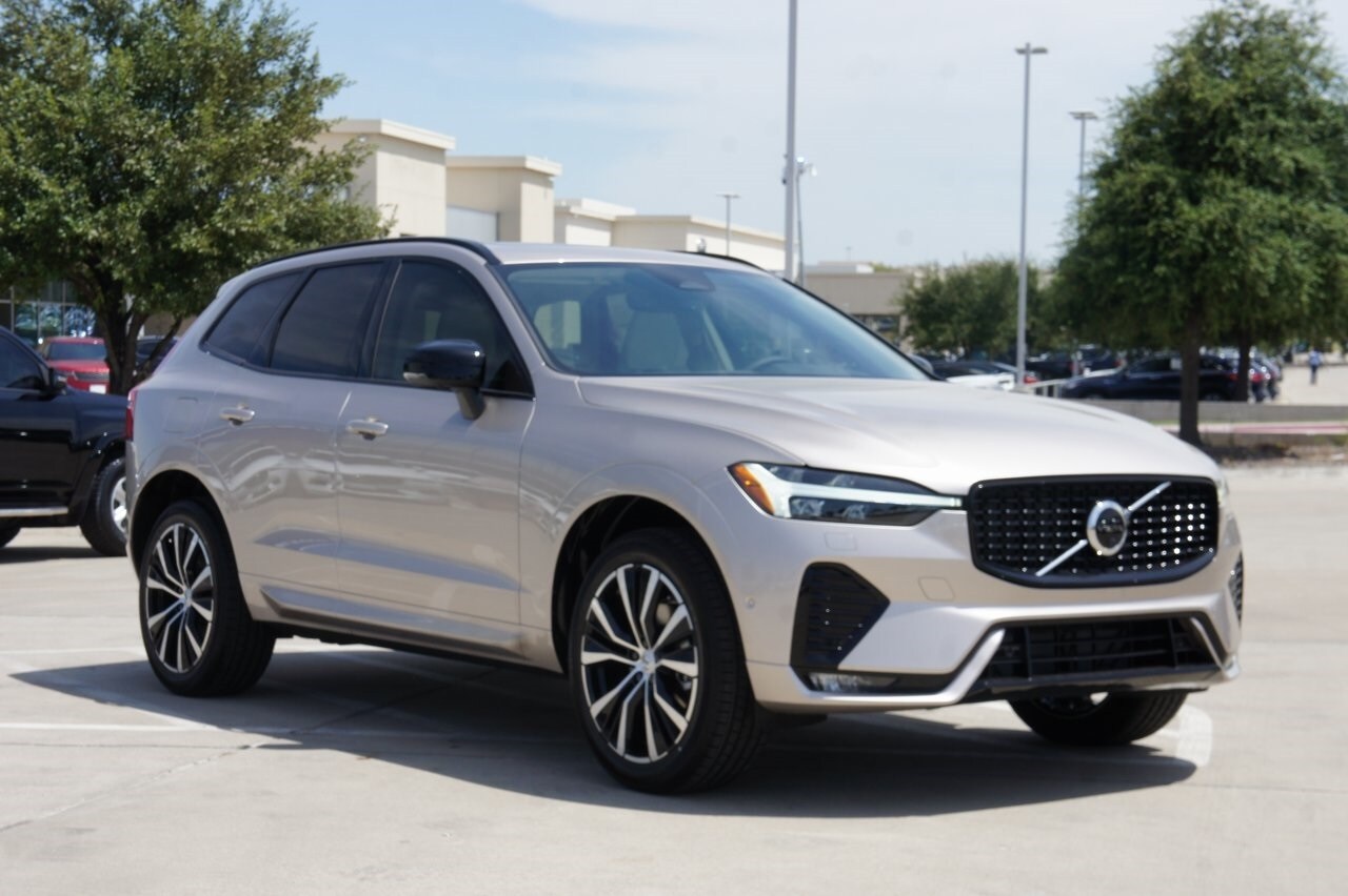 2025 Volvo XC60 B5 Plus photo 3
