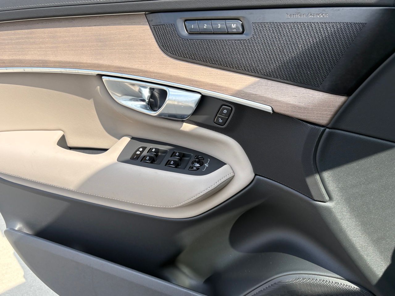 2026 Volvo XC90 Ultra - Photo 14