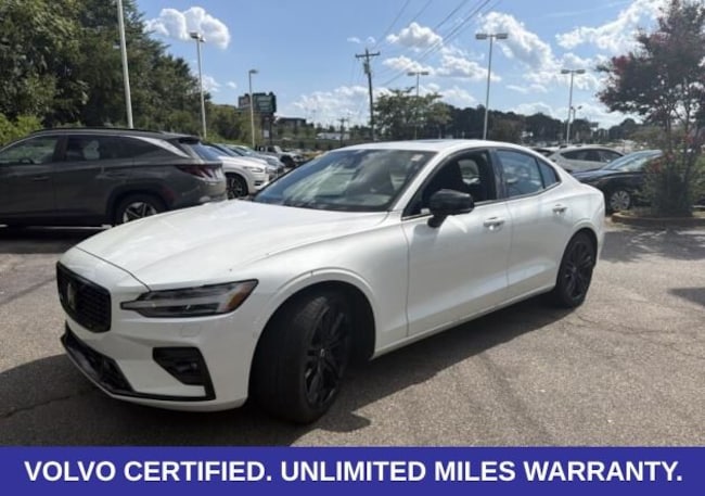 2024 Volvo S60 B5 Plus Black Edition Sedan