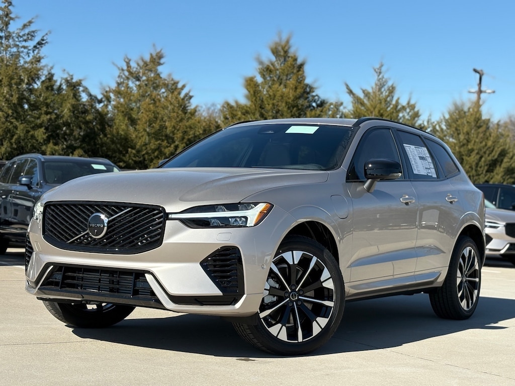 New 2026 Volvo XC60 plug-in hybrid T8 Plus SUV