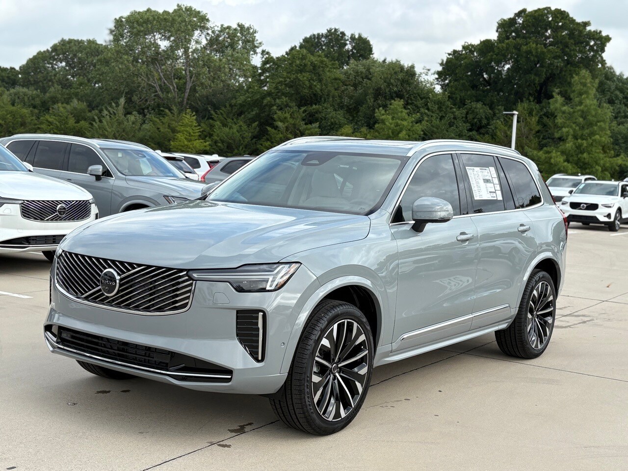 2026 Volvo XC90 photo 2