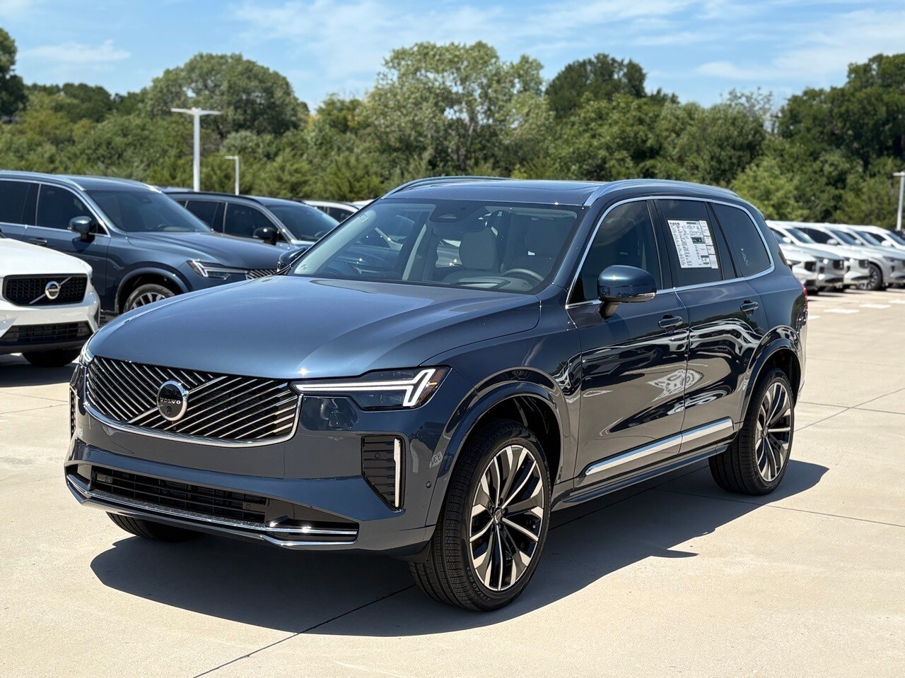 2026 Volvo XC90 photo 3