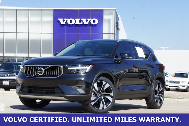 2024 Volvo XC40 B5 Plus Bright Theme SUV