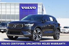 2024 Volvo XC40 B5 Plus Bright Theme SUV