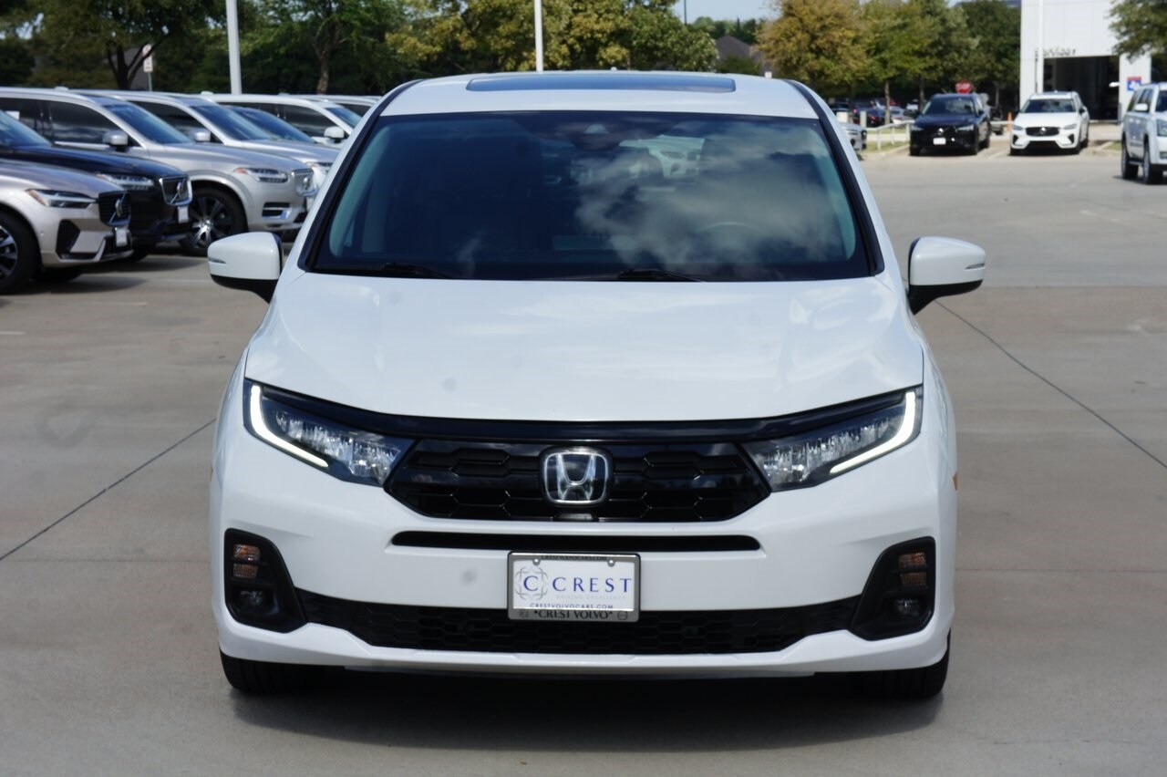 2025 Honda Odyssey Touring photo 3