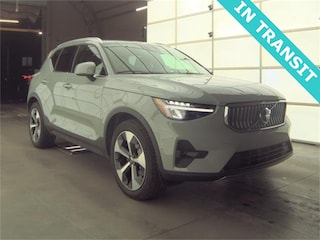 2025 Volvo XC40 B5 Plus Bright Theme SUV