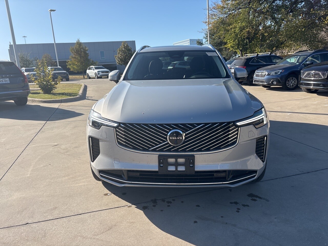 2025 Volvo XC90 Plus photo 2