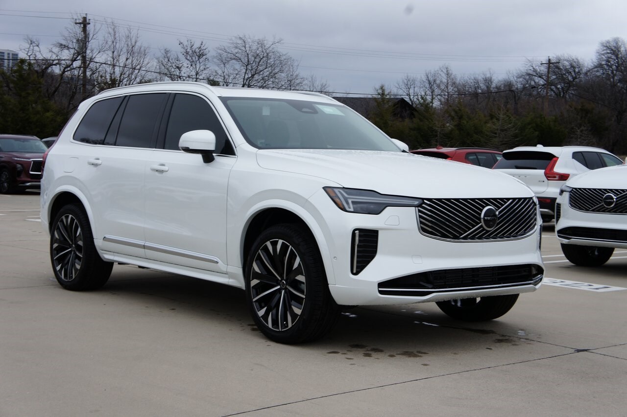 2025 Volvo XC90 T8 Plus photo 3