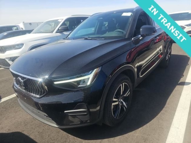 2025 Volvo XC40 B5 AWD SUV