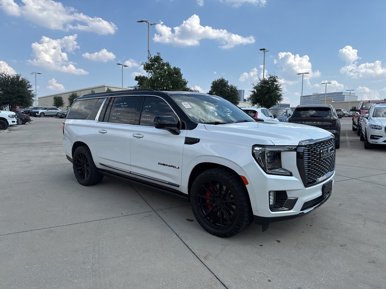 2023 Gmc Yukon XL Denali Ultimate photo 3