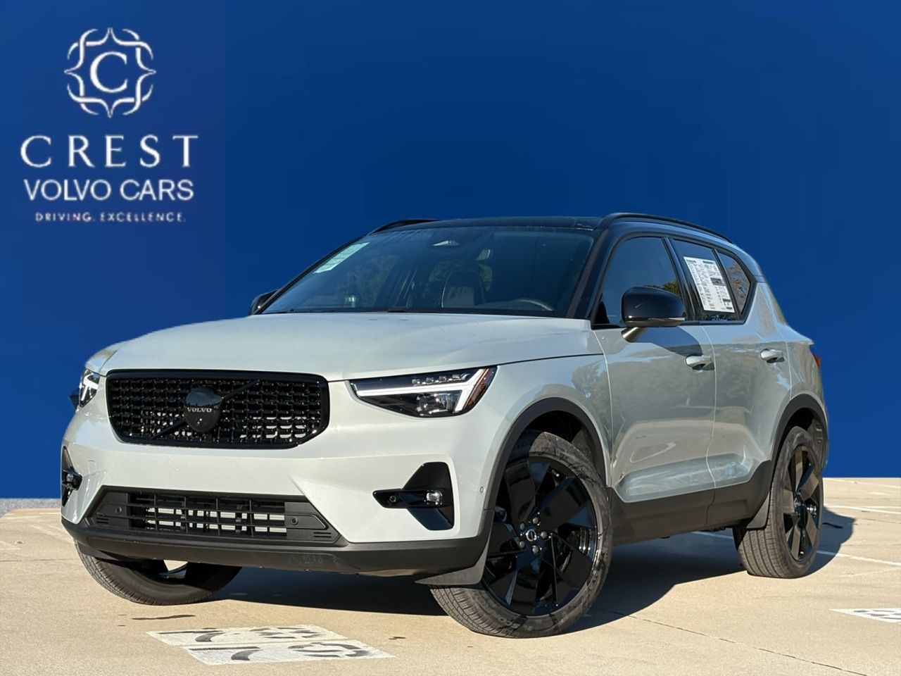 2026 Volvo XC40 B5 Ultra Dark AWD's photo