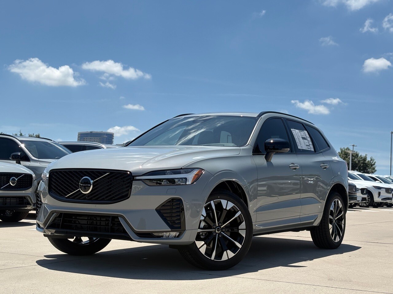 2026 Volvo XC60 B5 Plus photo 2