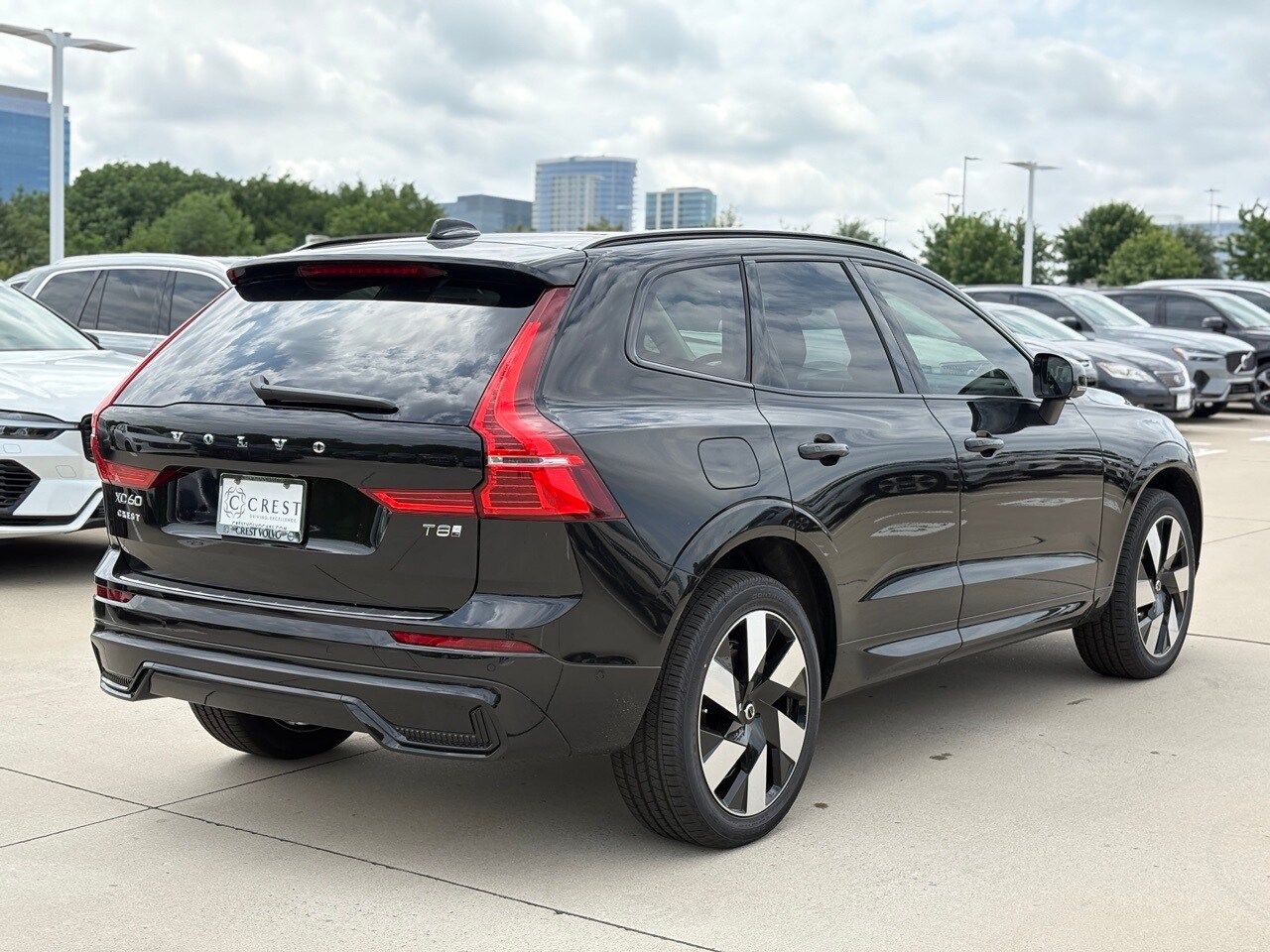 2025 Volvo XC60 Hybrid T8 Plus photo 3